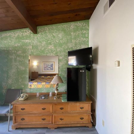 Santa Fe Motel Техачапи Екстериор снимка