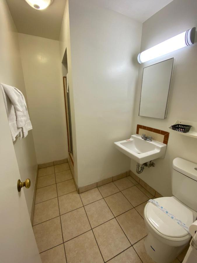 Santa Fe Motel Техачапи Екстериор снимка