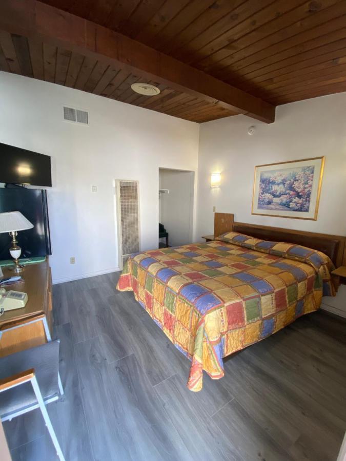 Santa Fe Motel Техачапи Екстериор снимка