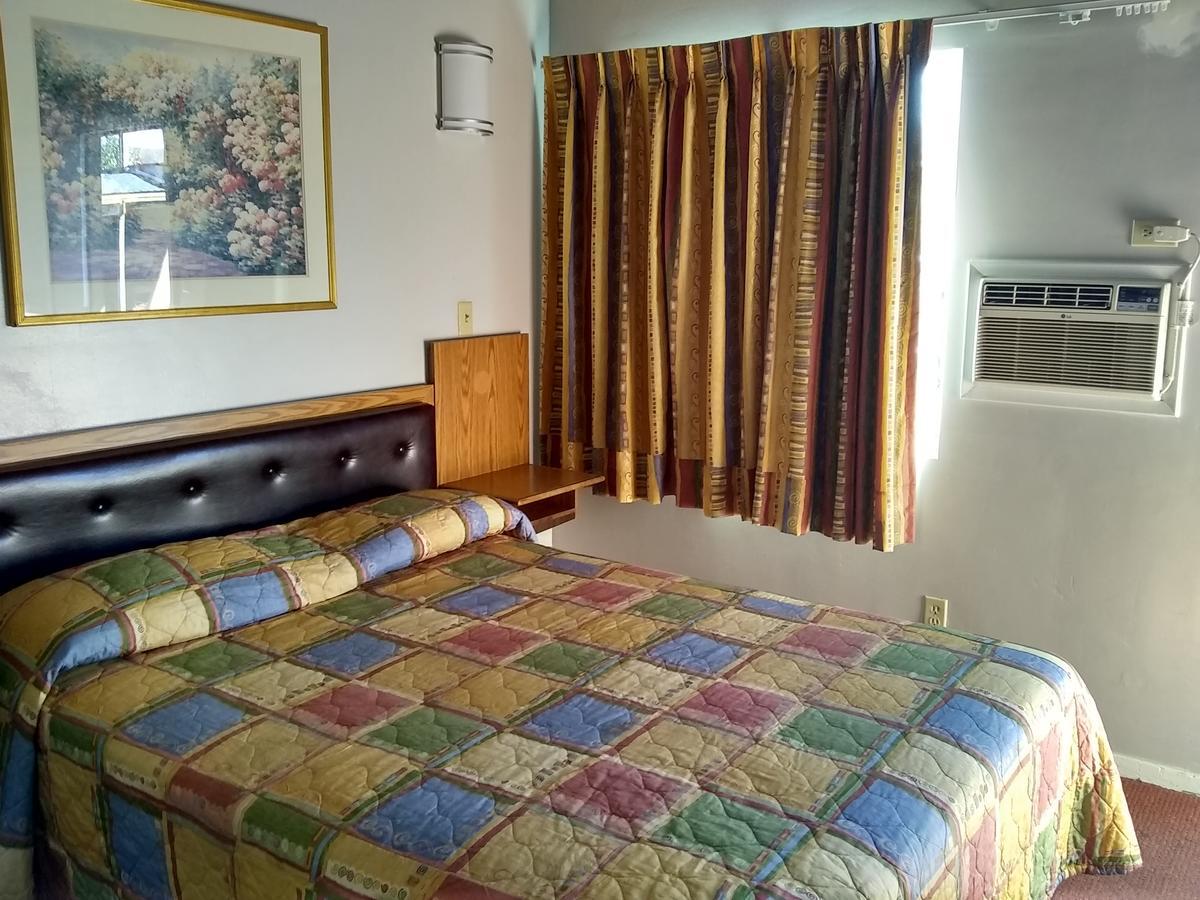 Santa Fe Motel Техачапи Екстериор снимка