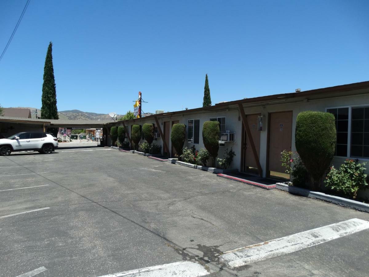 Santa Fe Motel Техачапи Екстериор снимка