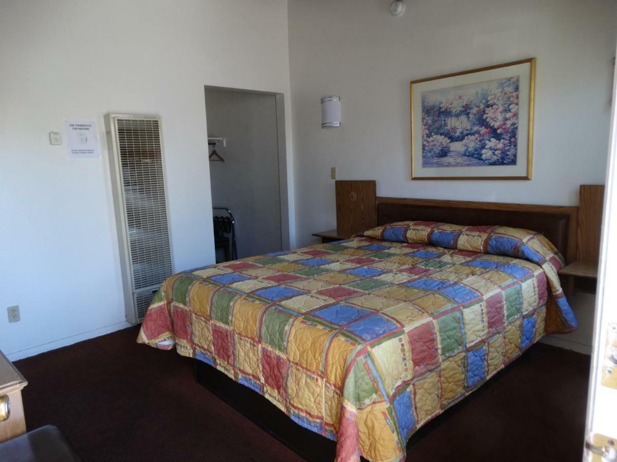 Santa Fe Motel Техачапи Екстериор снимка